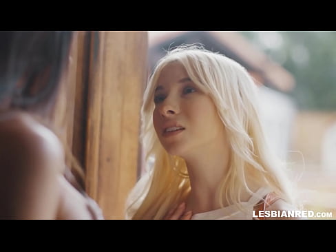 ❤️ Umuwi si Girl pagkalipas ng ilang buwan at kinain niya ang puki ng kanyang madrasta ❤️❌ Porn video sa amin