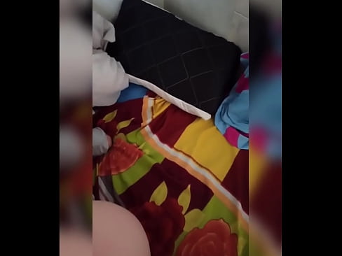 ❤️ Nag-iisa ang kasama ko sa bahay dahil nagbabakasyon ang kanyang asawa at sinasamantala ko ang pagkakataon na sipain siya at punuin ng gatas ang kanyang puwet. ❤️❌ Porn video sa amin