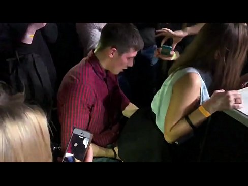 ❤️ Tunay na sex sa isang Russian nightclub. Ang 18-taong-gulang na batang babae na Ruso sa anus at puki ay nakipagkamay sa isang nightclub ❤️❌ Porn video sa amin